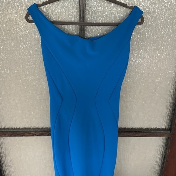 Chiara Boni
La Petite Robe di
Cobalt Maeli Gown 40P US size 4-6 petite - Picture 14 of 16